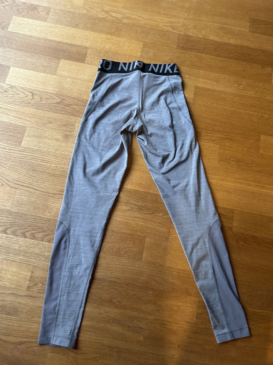 Nike Leggings: Sport Leggings – Gebraucht aus Oberbüren von Si.Ka 1