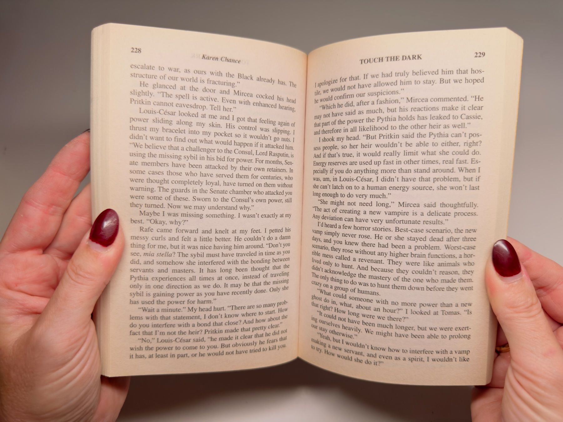 Bücher: NOVEL: Karen Chance, Touch the dark – Gebraucht aus Grosswangen von English_books 7