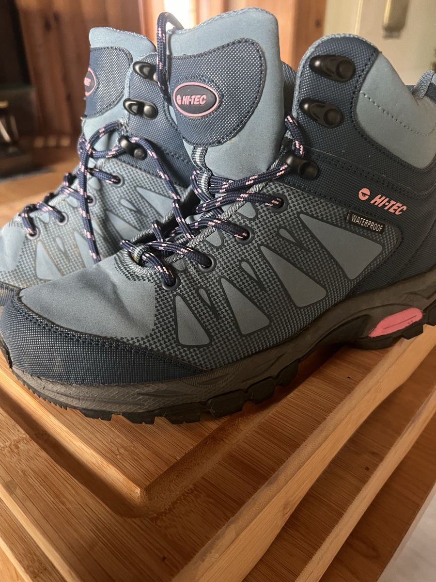 Chaussures femmes: Wanderschuhe – D'occasion à Konolfingen par SonjaKalt