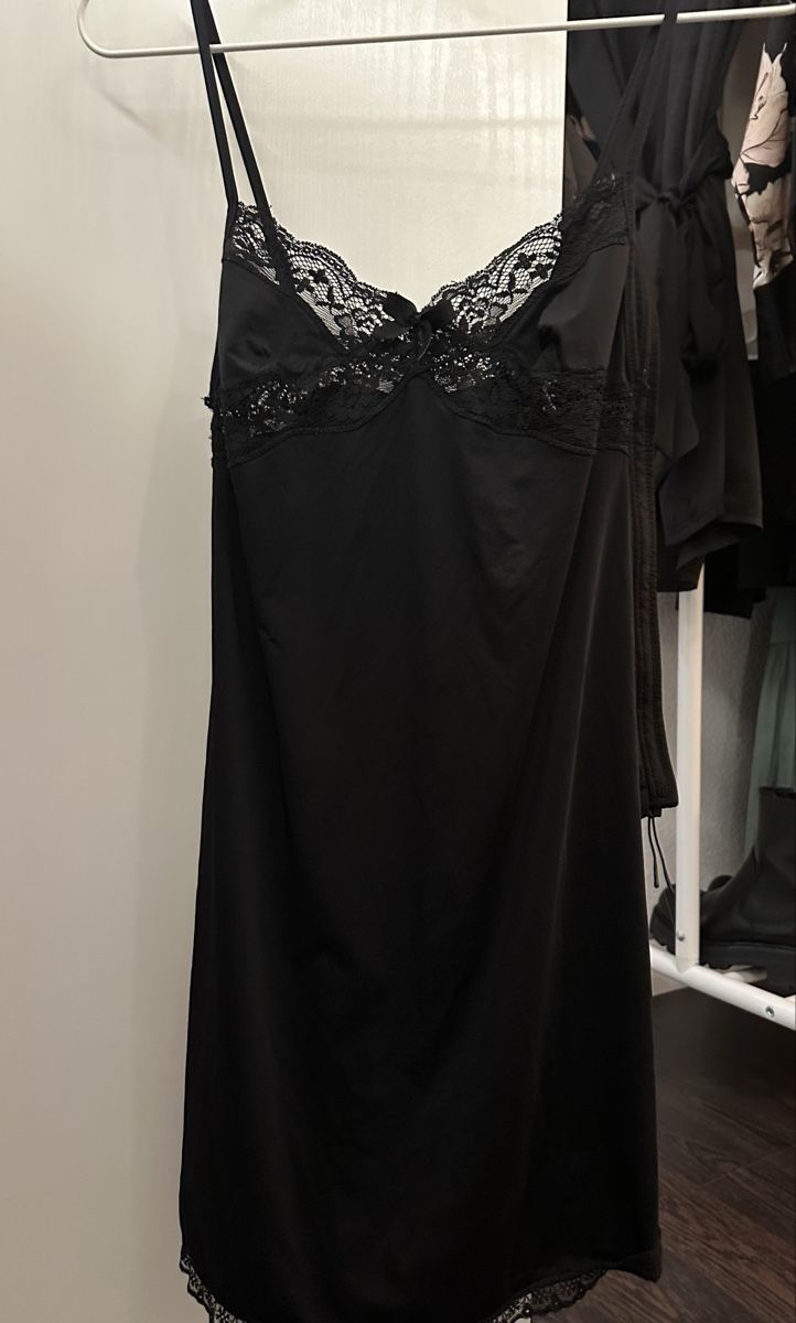 Negligees & Pigiami: Schwarzes Negligé mit Spitze – Usato da Bolken venduto da viv_52qx