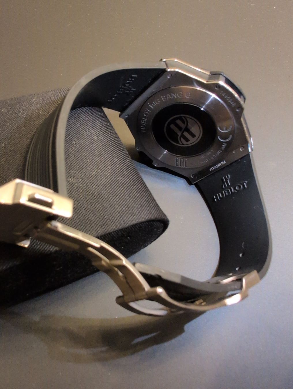 Hublot Smartwatch: Hublot Big Bang e Smartwatch – D'occasion à Oftringen par enomist88 2