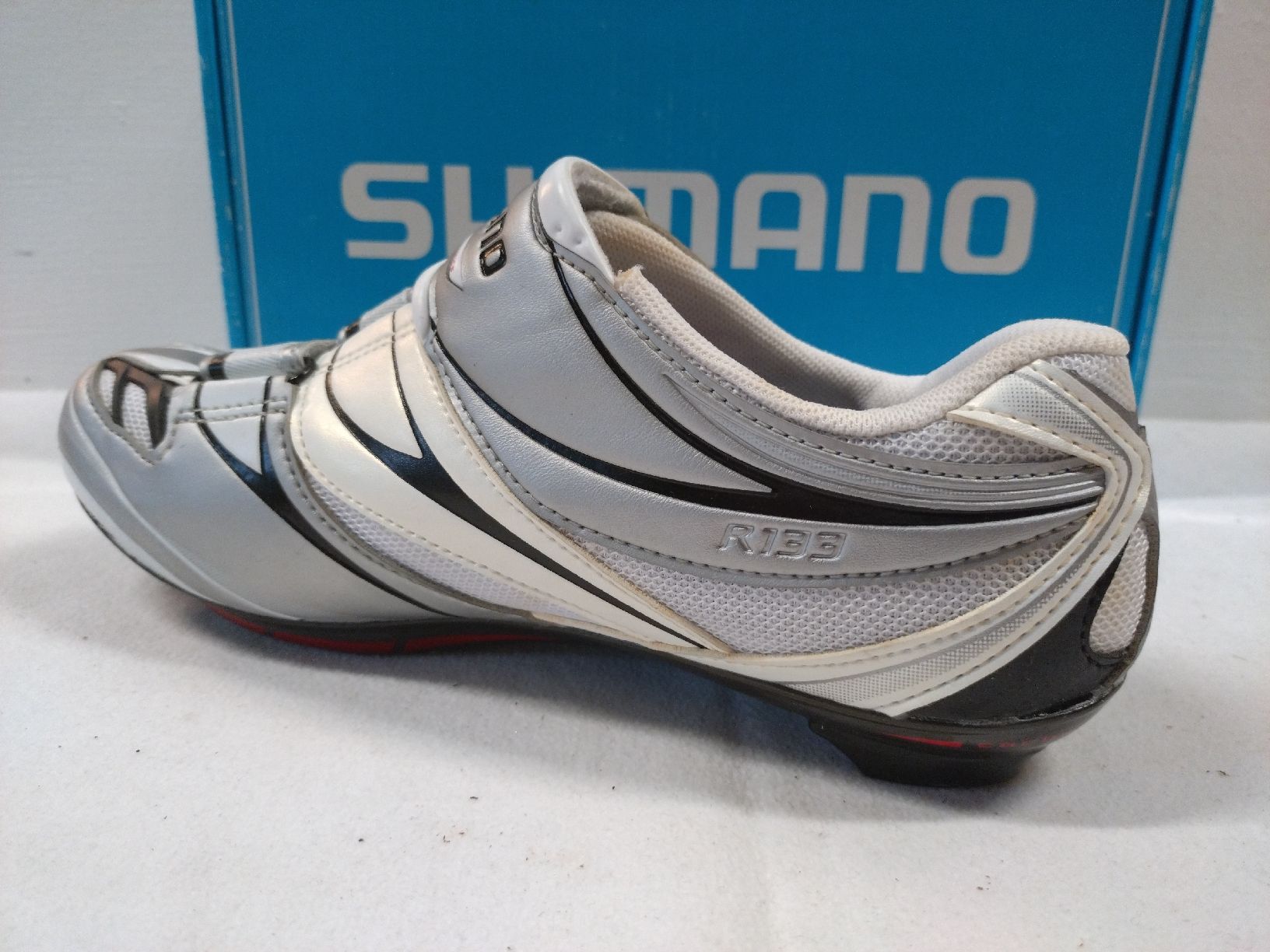 Shimano Herrenschuhe: Chaussures de cyclisme Shimano R133, taille 40 NOS – Neu (gemäss Beschreibung) aus Farvagny-le-Grand von LaCaverne 3