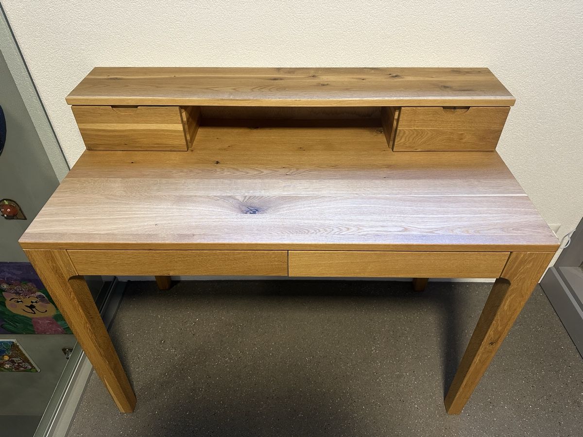 Scrivanie: Solid Wood Desk with Drawers - Excellent Condition! – Nuovo (secondo la descrizione) da Flüh venduto da cla_5975 2