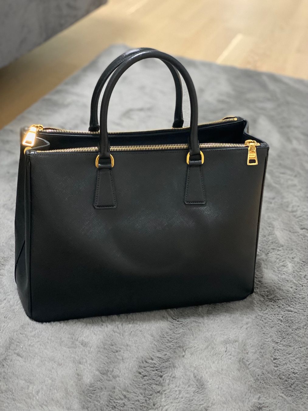 Prada Borse da donna: Prada Tasche (Neuwertig) – Nuovo (secondo la descrizione) da Zürich venduto da SS59 3