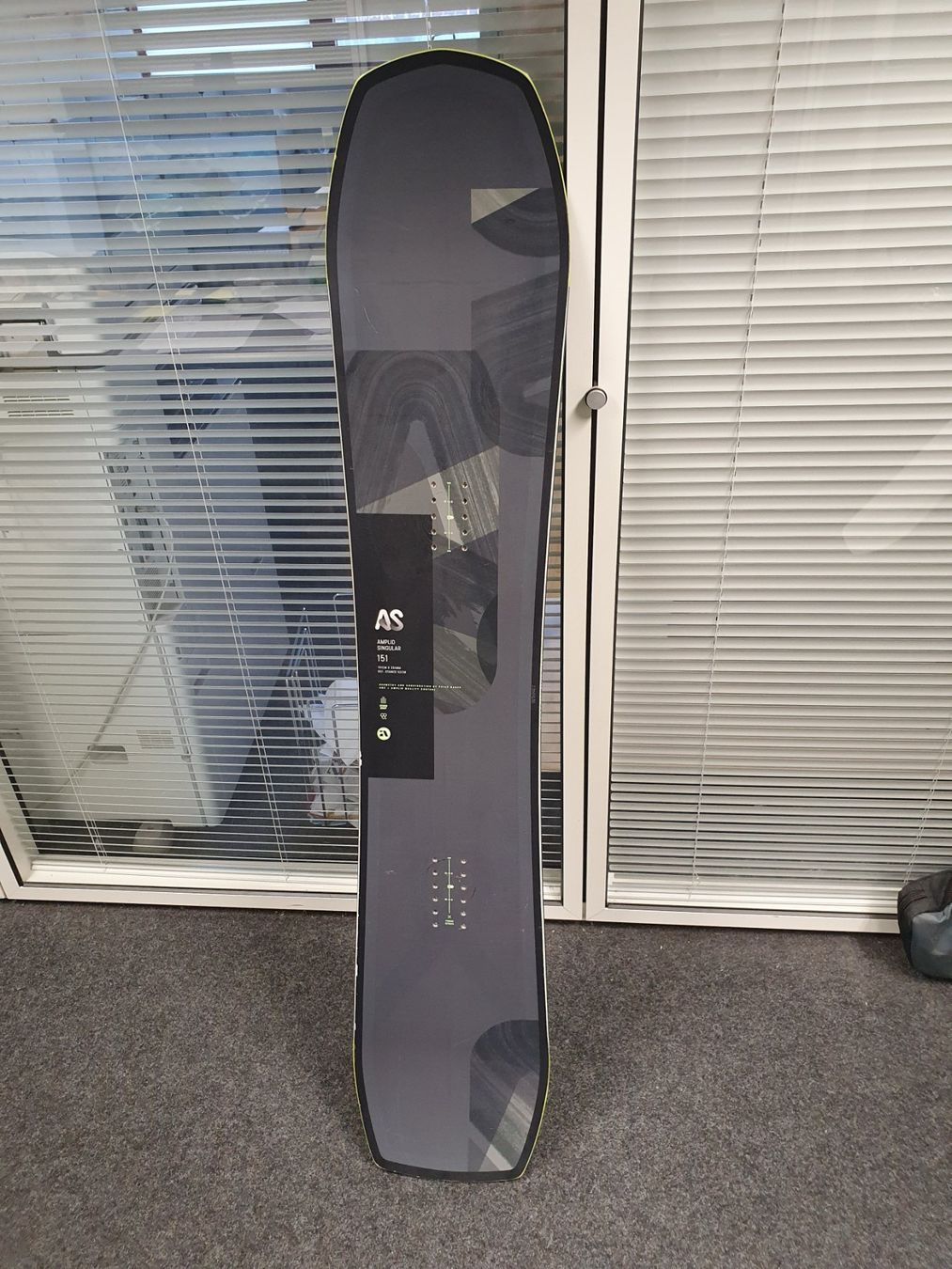 Boards: Snowboard Amplid Singular 151cm – Gebraucht aus Ebikon von Surfside-GmbH