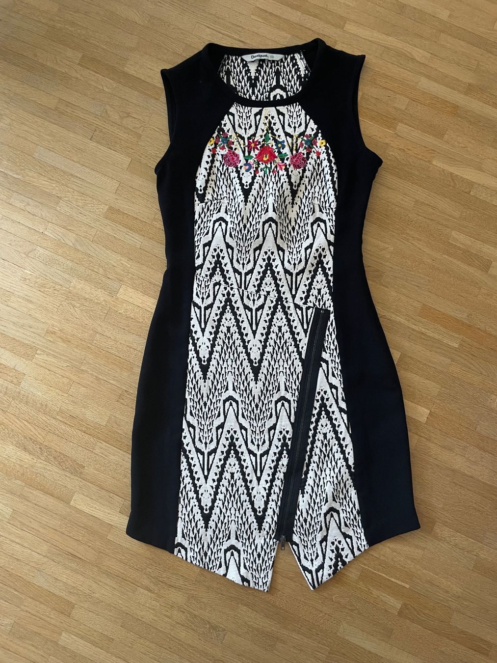 Vestiti: Desigual Kleid grösse 36 – Usato da Zürich venduto da KC123
