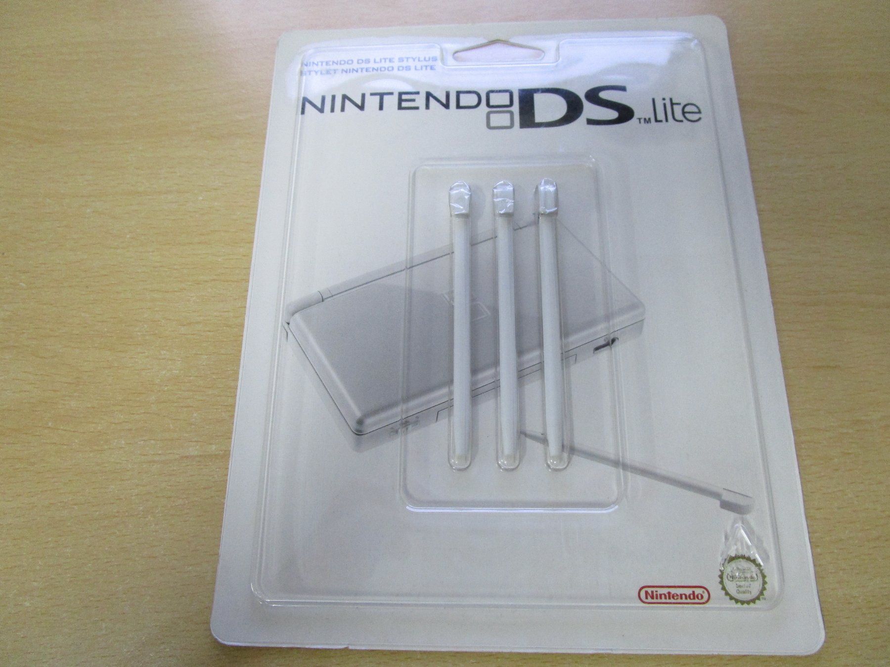 Nintendo Giochi: Nintendo DS Lite Stylus weiss Original - 3er Pack - Neuware – Nuovo e nell'imballaggio originale da Goldau venduto da agestuffer