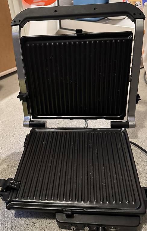 Griglie: TischGrill_ bistecchiera Grundig  – Usato da Eggersriet venduto da Gio_Mag_Stucki 1