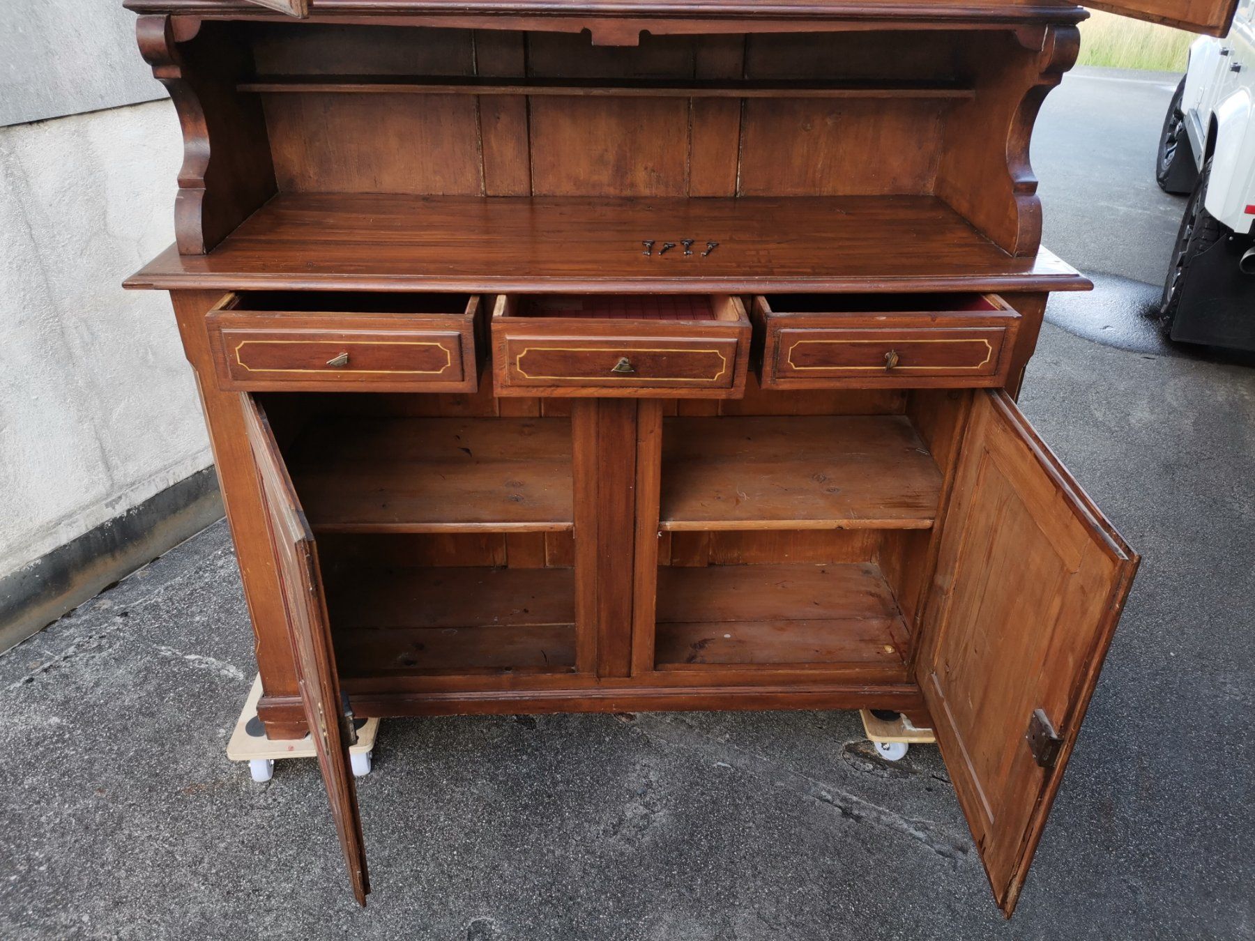 Credenze: Altes Buffet, Altes Büffet, Antikes Buffet, Antikes Büffet – Usato da Wiedlisbach venduto da materialkreislauf 4