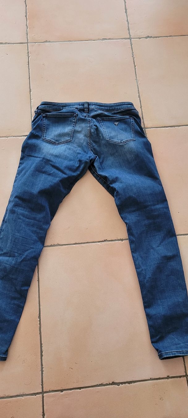 Guess Jeans: Jeans Guess XL – Usato da Echallens venduto da frimousse2008 2