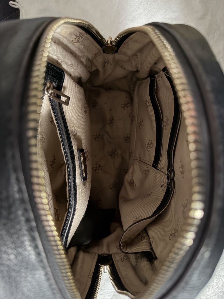 Guess Rucksäcke: Guess Rucksack (von ca. 2018) – Gebraucht aus Nürensdorf von agwils7 6