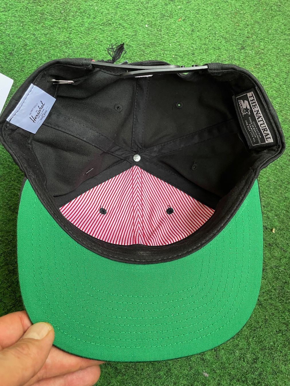 New Era Copricapi, berretti & cappellini: Herschel New Era Snapback New with Tag – Nuovo e nell'imballaggio originale da Zürich venduto da le_souk 4