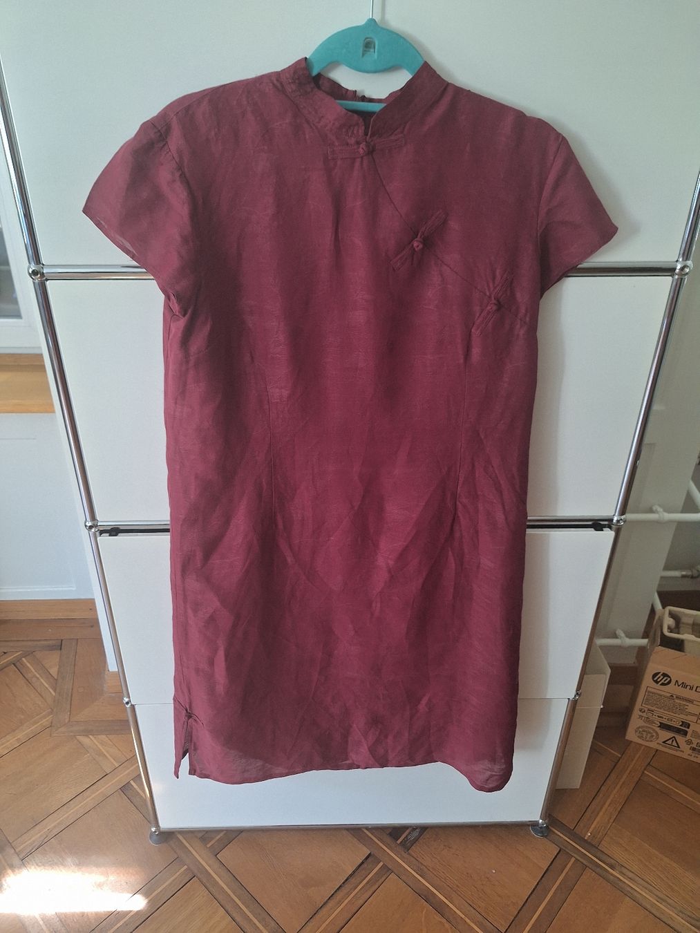Hessnatur Kleider: Kleid bordeaux Grösse 38. Material Leinen/Seide – Gebraucht aus Glarus von goni07