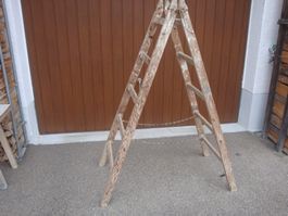 Bockleiter aus Holz, Höhe ca. 144 cm, Breite 37-56 cm