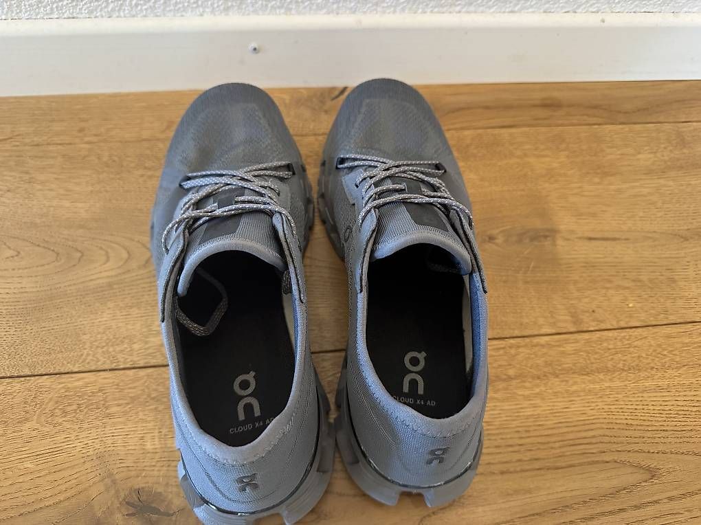 On Scarpe da uomo: ON Cloud X 4 AD 42.5 – Usato da St. Gallen venduto da ProRida 1