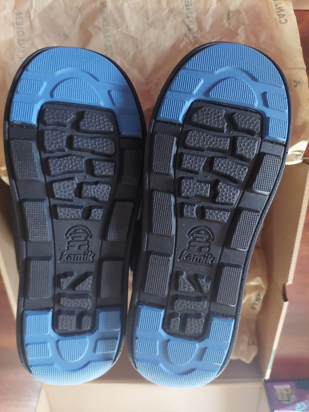 Kamik Scarpe per ragazzi: Kamik Winterstiefel Schwarz/Blau Grösse 35 – Usato da Beckenried venduto da Havacola 5