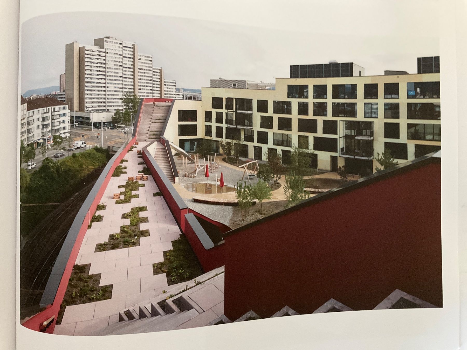 Libri: Livre Documentation Suisse du Bâtiment 2015 Architecture – Usato da Avenches venduto da Lactobacille 6