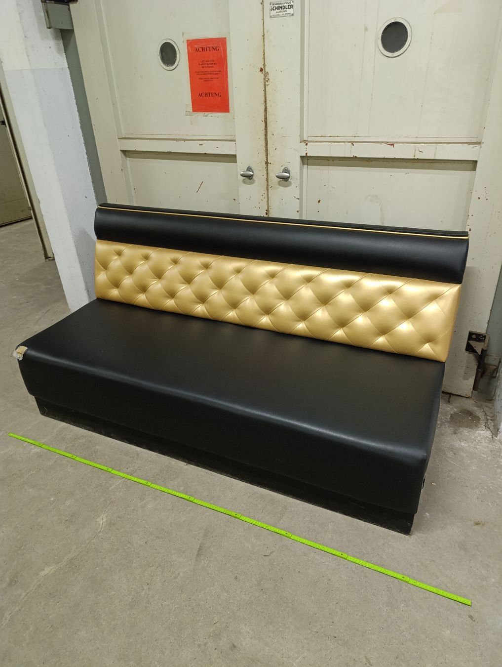 Divani: Sofa Stück einer riesen Lounge – Usato da Romanshorn venduto da dav_h2lv