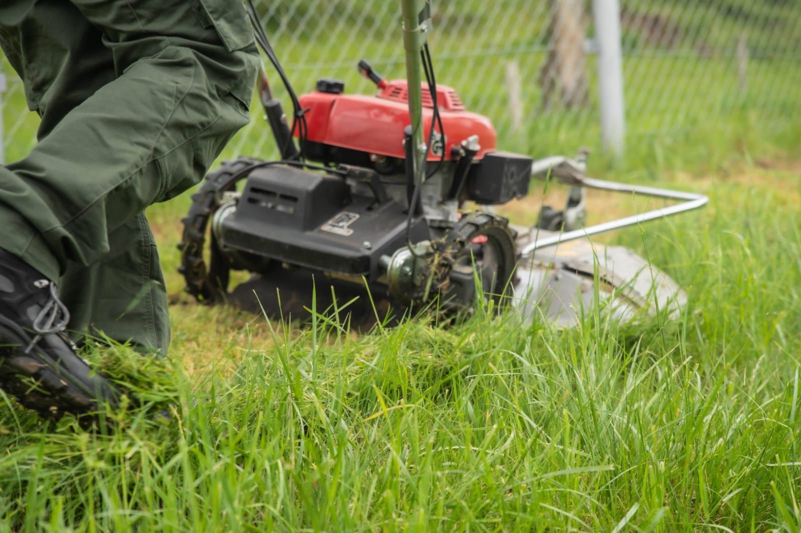 Honda Rasenmäher: Faucheuse Honda professionnelle – Gebraucht aus St. Ursen von cpi23 3