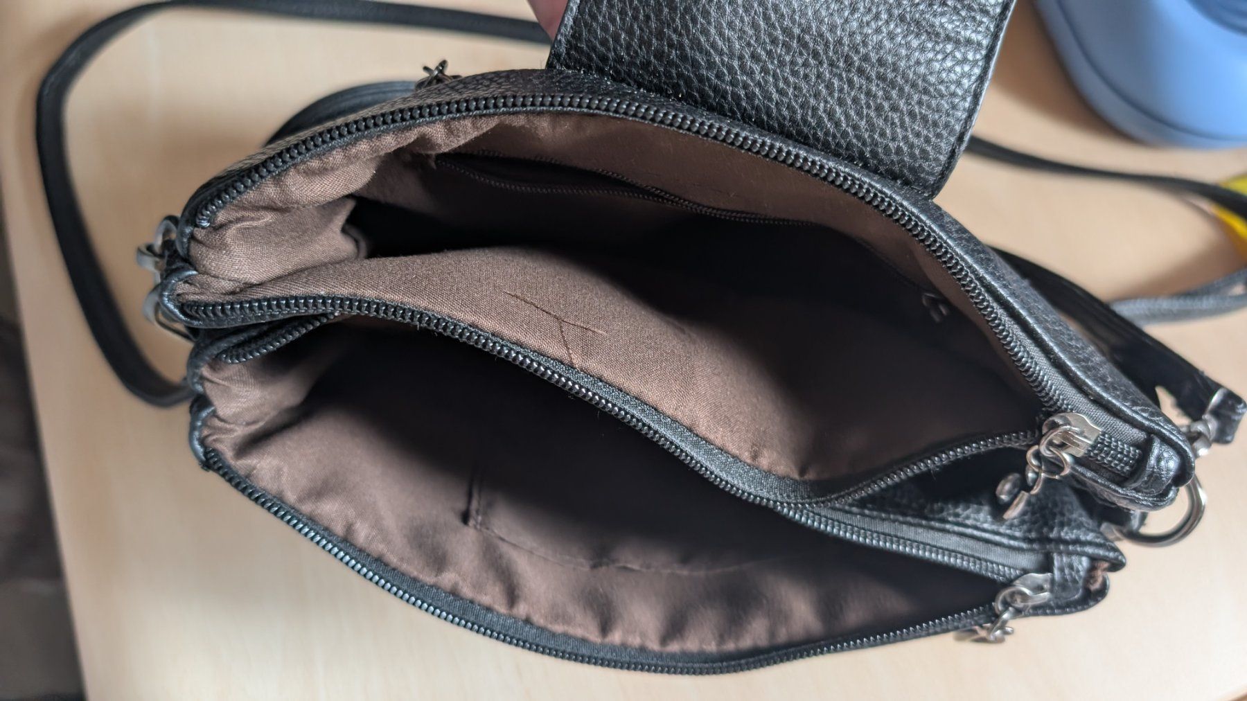 Sacs femmes: Handtasche schwarz klein und handlich – D'occasion à Ittigen par stoney63 4