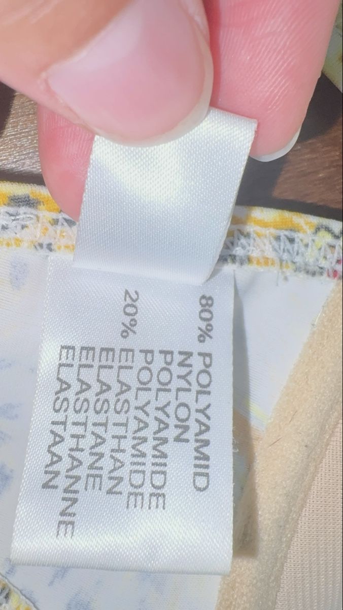 Badekleider & Bikinis: Bikini Oberteil gemustert Grösse 44 – Gebraucht aus Dübendorf von lus_9275 1