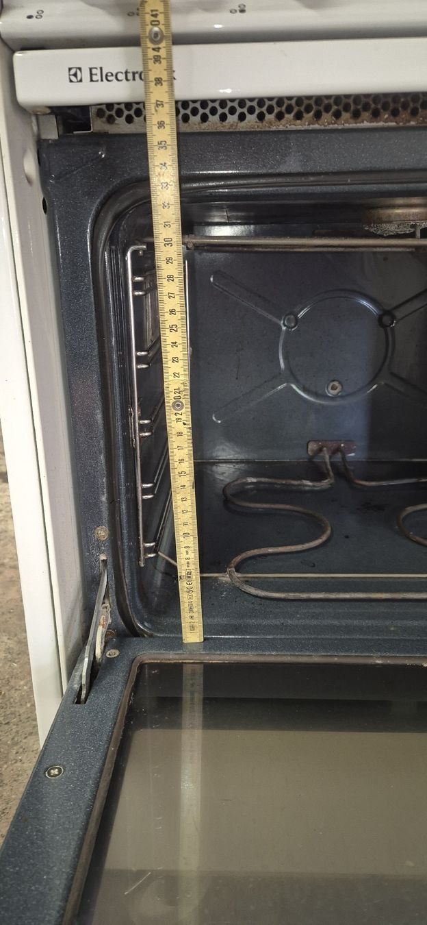 Electrolux Küchengeräte: Electrolux Herd mit 3 Kochfeldern und Backofen  – Gebraucht aus Bleiken von Zimpi45 3