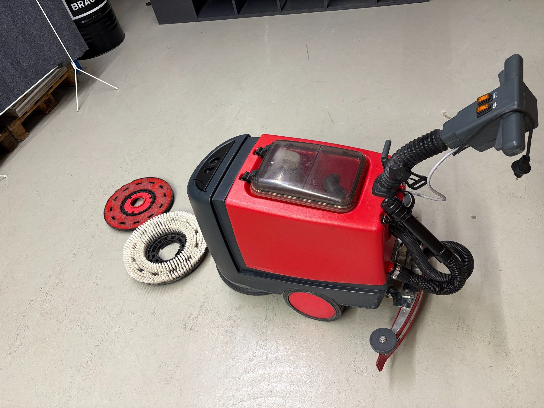 Cleanfix Tutte le macchine: Scheuersaugmaschine Cleanfix – Usato da Mägenwil venduto da Smagdash