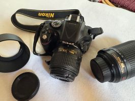Nikon Kamera inkl. zwei Objektiven