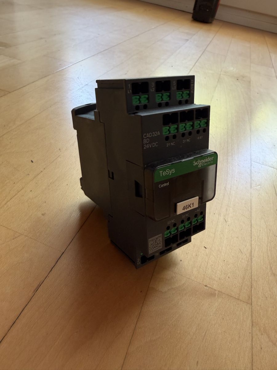Schneider Componenti elettronici: CAD32ABD Industrielle Relais Schneider Electric – Nuovo (secondo la descrizione) da Langenthal venduto da len_6rrp 1