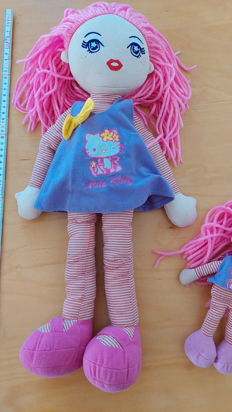 Puppen: 2 Hello Kitty Puppen – Gebraucht aus münchenstein von ewu_8lcz 2