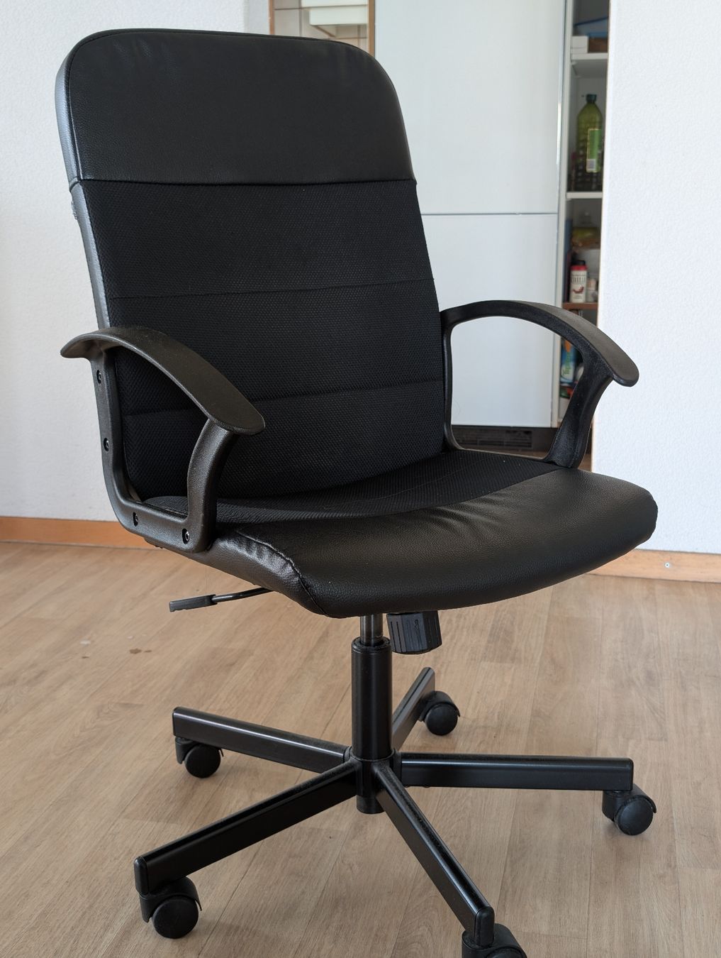 Ikea Poltrone: Büro 1 – Usato da Dübendorf venduto da Florim07