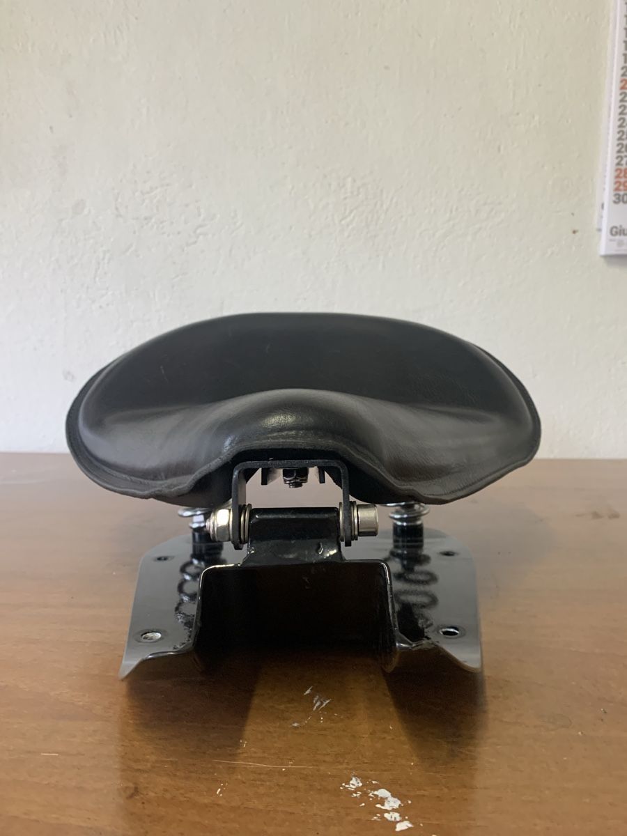 Harley-Davidson Tutti i ricambio per moto: Vendo sella in cuoio springer – Usato da Rancate venduto da mic_7bfw 3