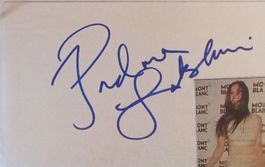 Padma Lakshmi Autogramm signiert Karte 15x21cm