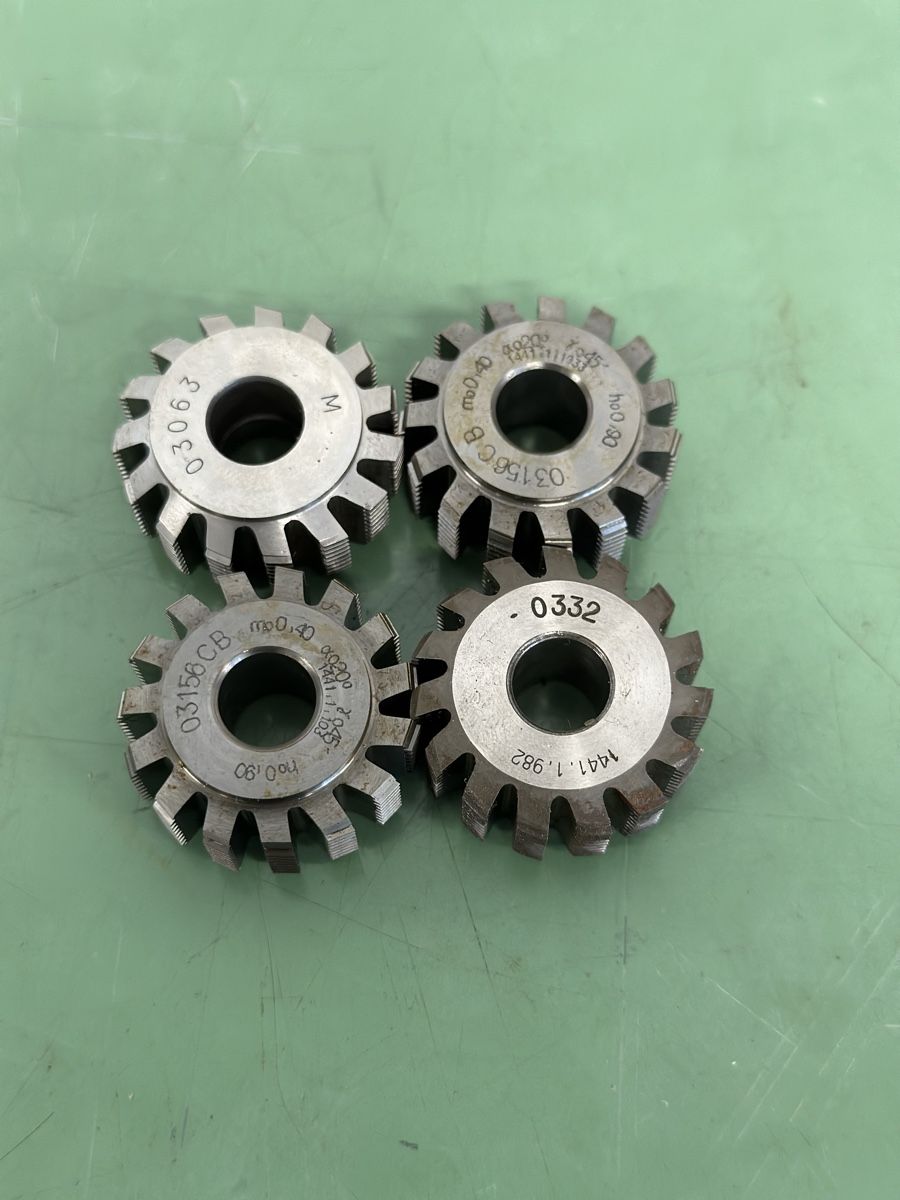 Tutti gli attrezzi: 12x Mikron gear cutting modules.  – Nuovo e nell'imballaggio originale da Aarberg venduto da SNMachines 3