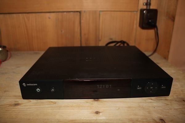 Swisscom Lettore multimediale & Streamer: Swisscom TV Box STB3210-DVR-A – Usato da Thörishaus venduto da zimtfein