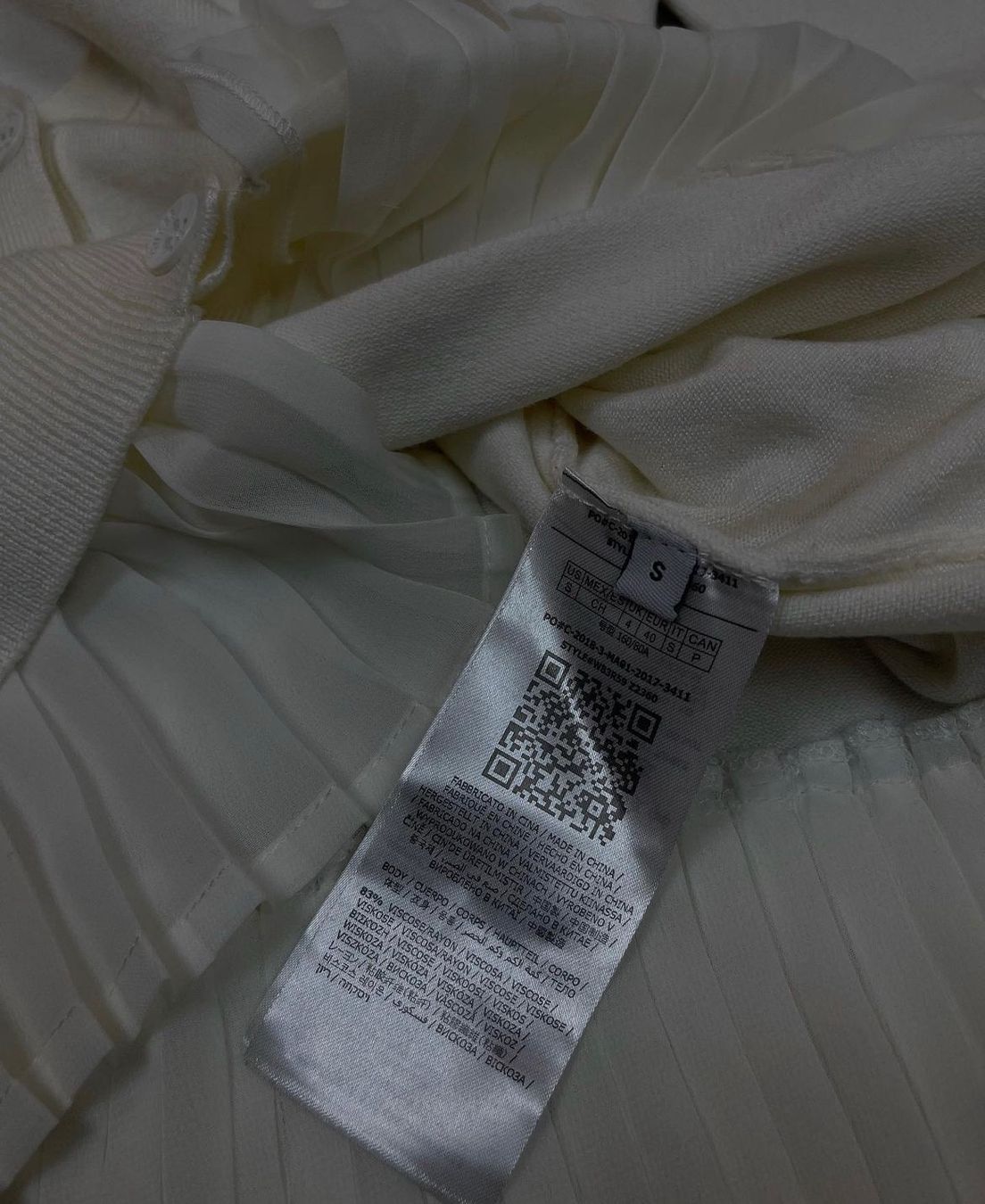 Guess Jacken: Strickjacke Guess Größe S – Gebraucht aus Safenwil von Ludmila_2807 6