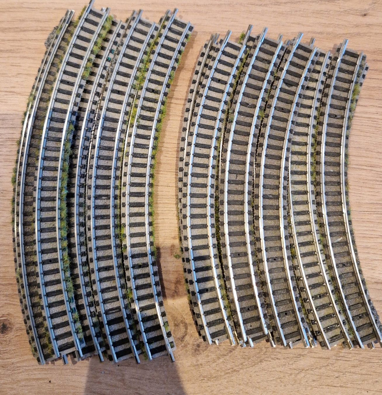 Fleischmann Modellini di ferrovie: Lot de rails Fleischmann piccolo N 100 pièces – Usato da Tavannes venduto da Jacksonhmc 6