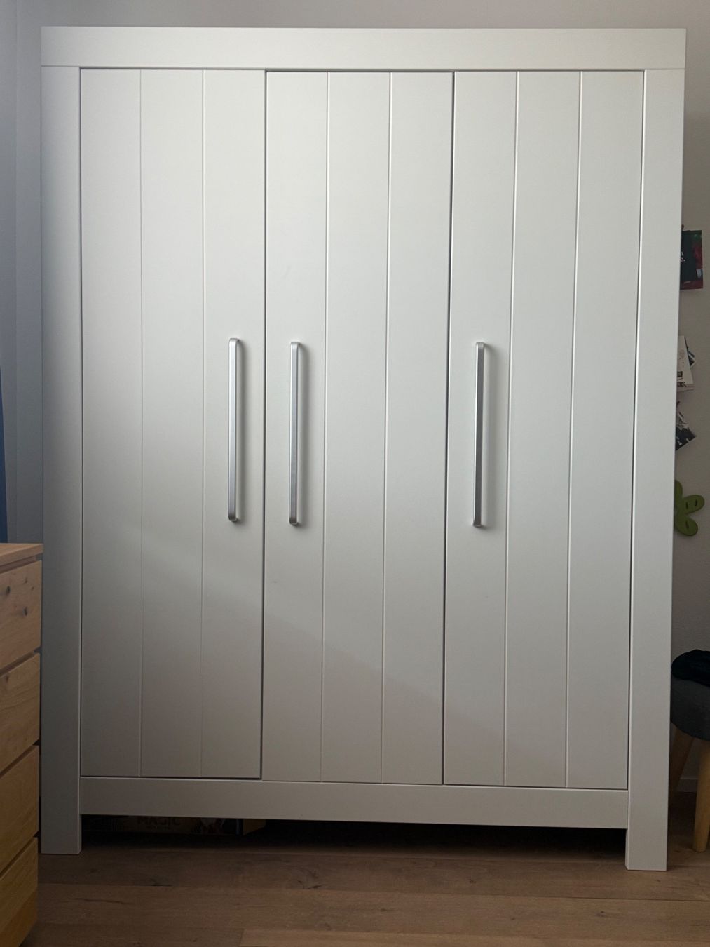 Armadi: Kleiderschrank Weiss 3-tuerig – Usato da Jona venduto da Anastasia82