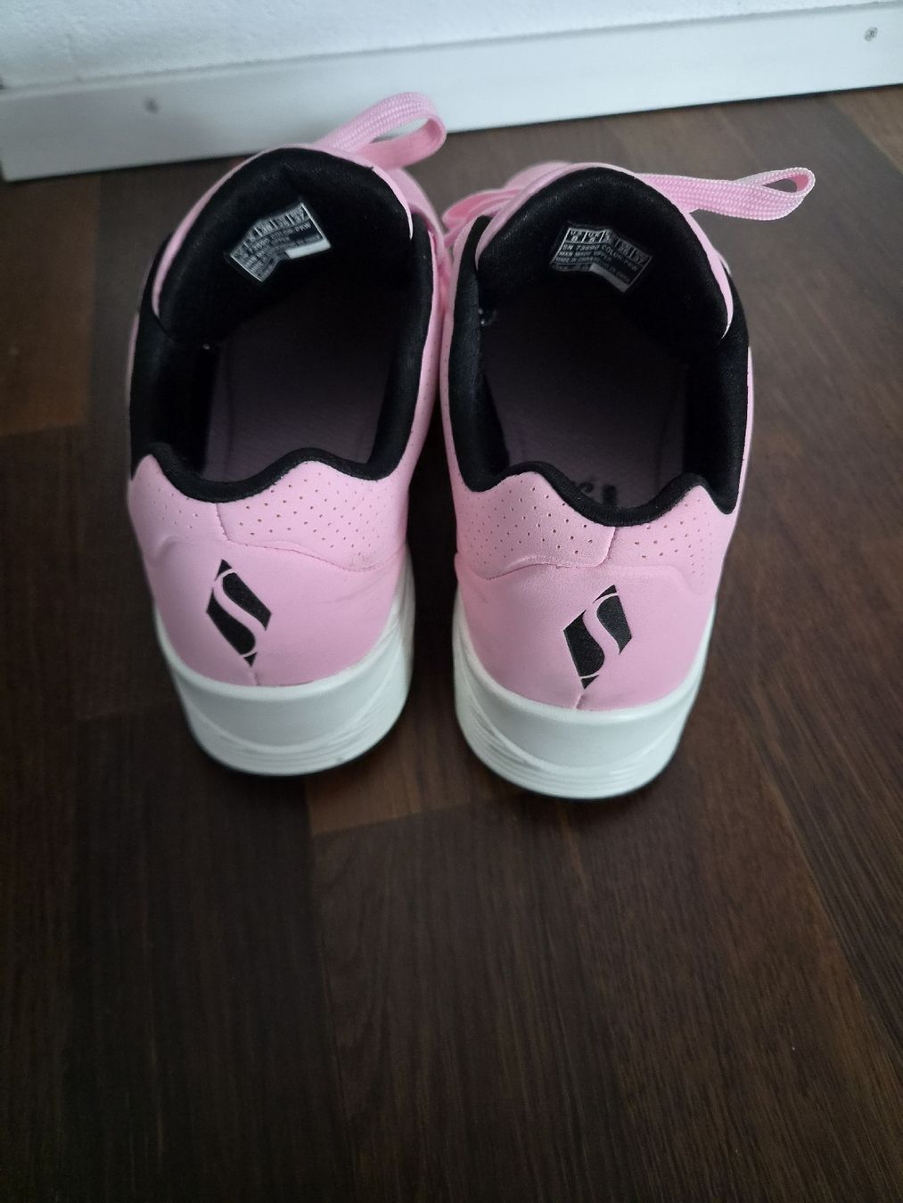 Skechers Scarpe da donna: Skechers Turnschuhe – Usato da Glattfelden venduto da Ivana5288 4