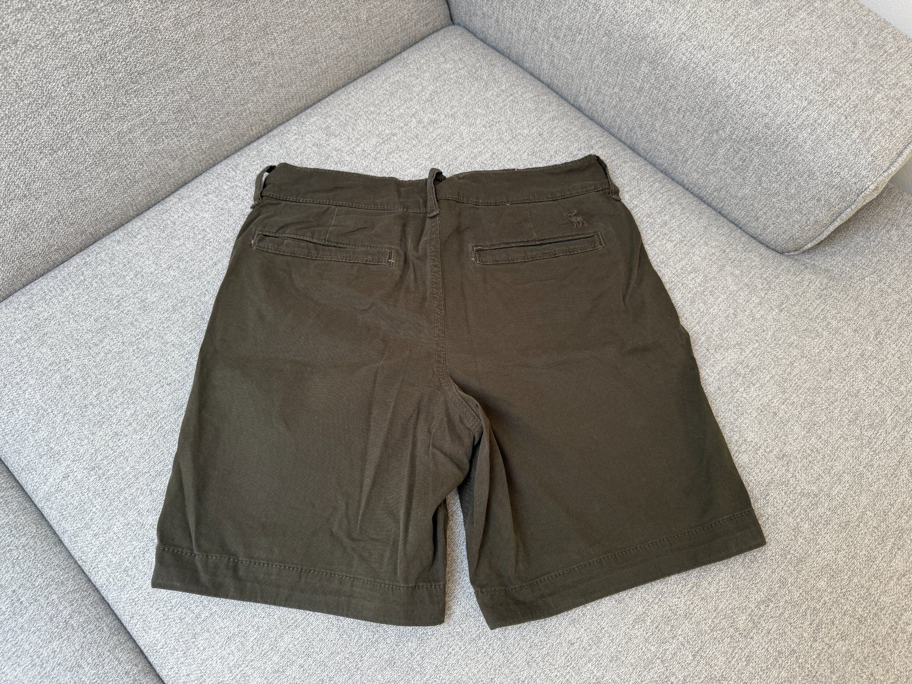 Abercrombie Hosen: Abercrombie & Fitch Shorts, Grösse 31 – Neu (gemäss Beschreibung) aus Biel-Benken BL von Aplus0 1
