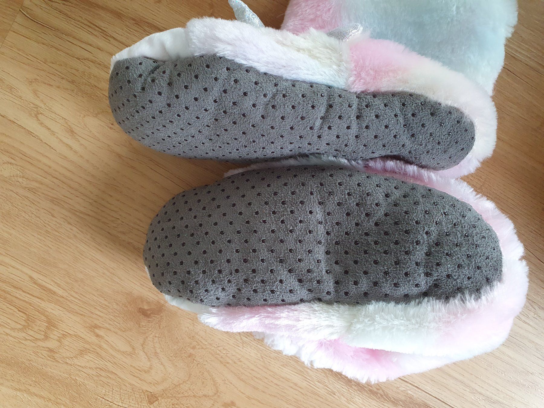 Scarpe per ragazze: Kuschel Hausschuhe Einhorn Gr. 30 / 31 – Nuovo (secondo la descrizione) da Heinrichswil venduto da frankie19860 5