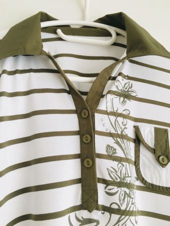 Neuwertiges Poloshirt weiss-olive