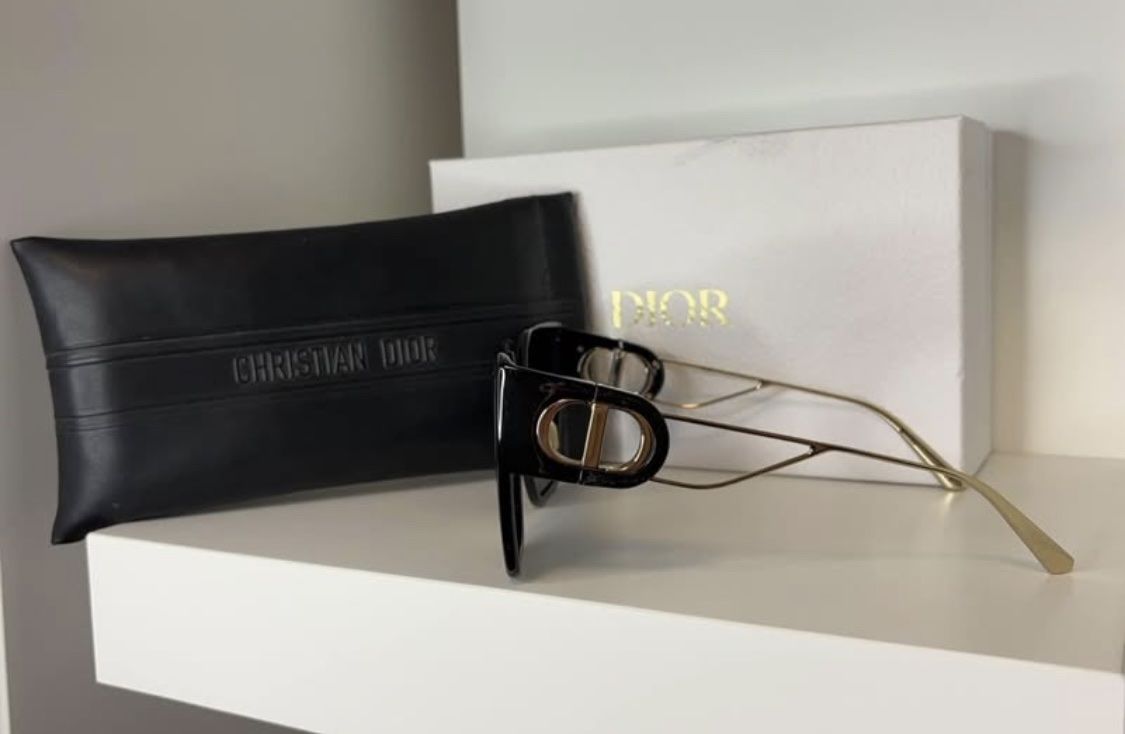 Occhiali & Lenti: Lunettes de soleil Dior authentiques, neuves – Nuovo e nell'imballaggio originale da Chavannes-Renens venduto da Meilina.R17 3