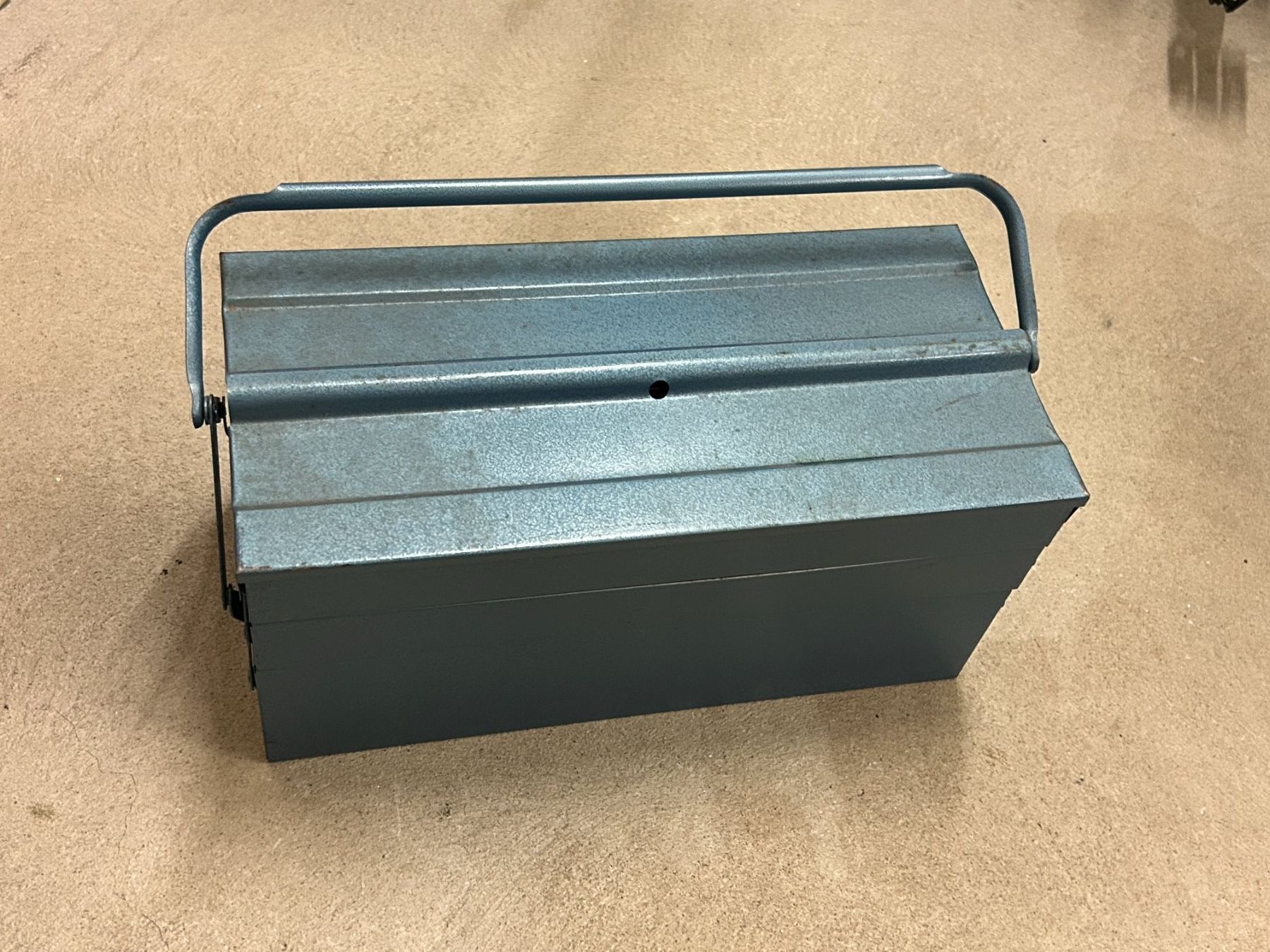 Autres articles pour la maison: Werkzeugkasten Metall – D'occasion à Basel par arm_gf7p 4
