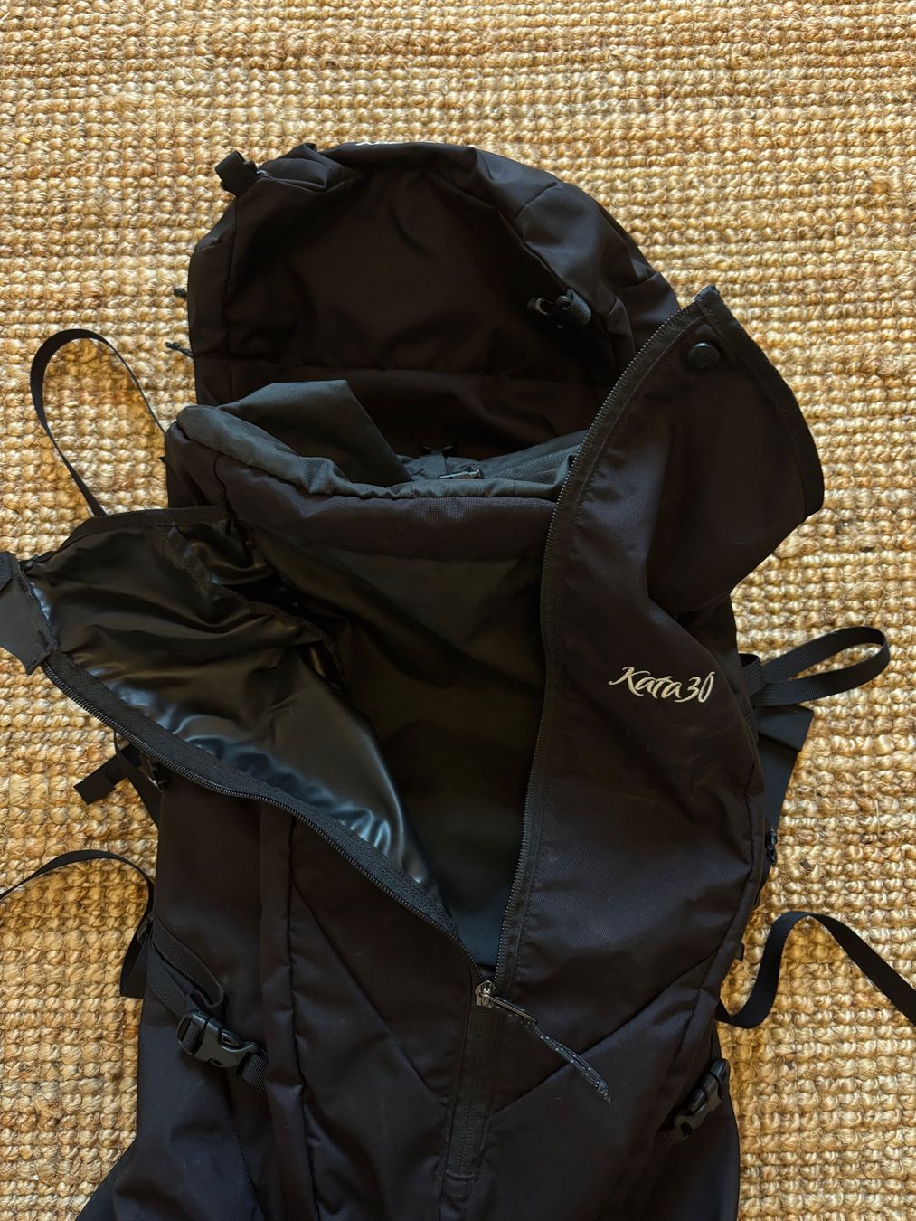 Arcteryx Zaini: Arc'teryx Kata 30 Rucksack – Usato da Tägerwilen venduto da vivlara 1