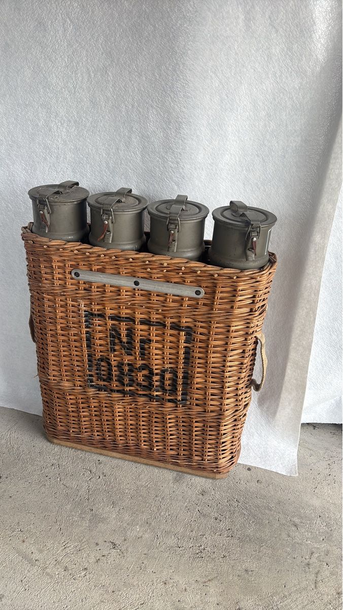 Equipement & pcs de rechange: Feldkorb mit 4 Dosen – D'occasion à Ammerzwil BE par misch1981