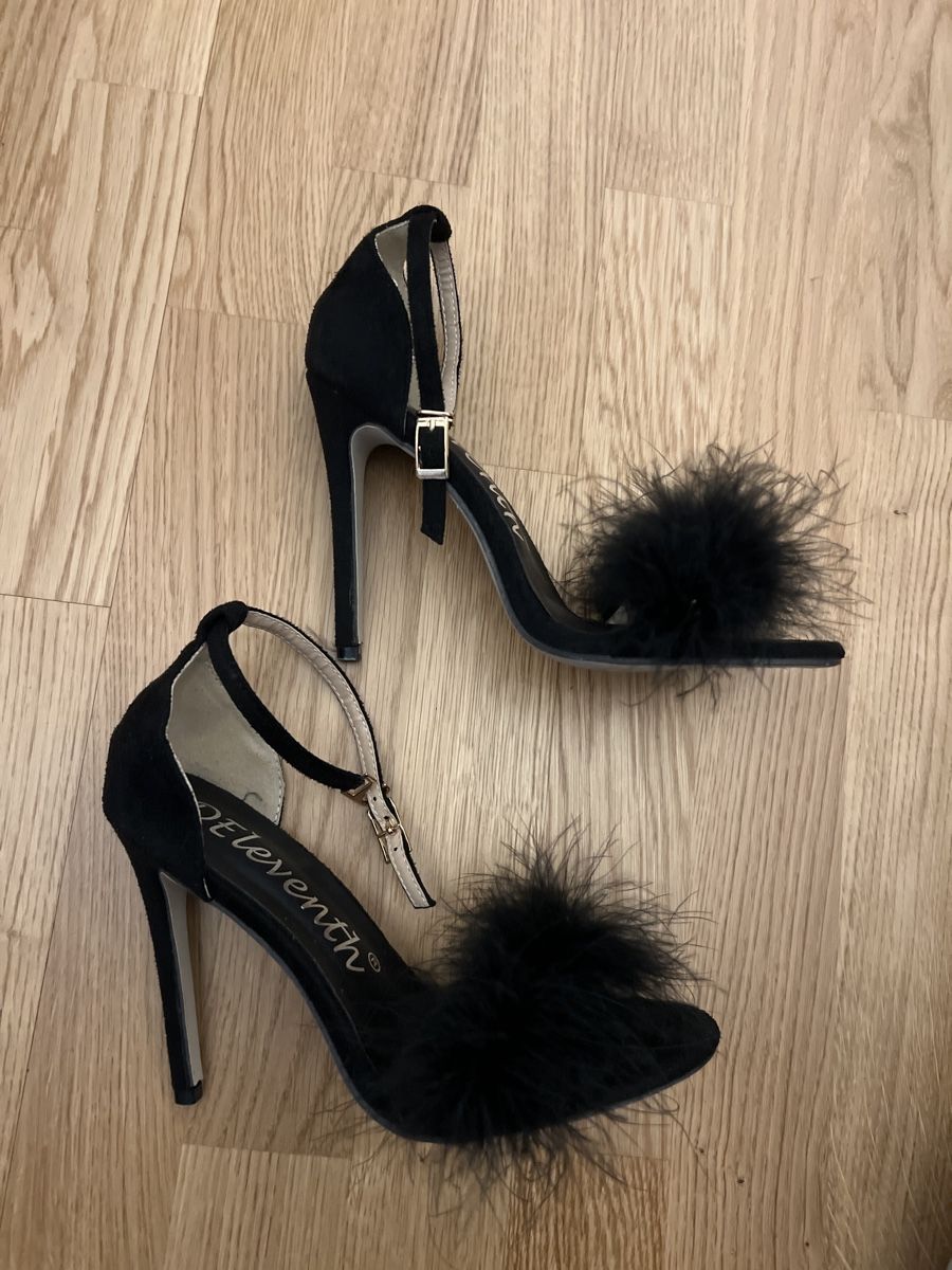 Scarpe da donna: Black DeEleventh Heels with Feather Detail EU 38 – Nuovo (secondo la descrizione) da Zürich venduto da Jasmin3S 1