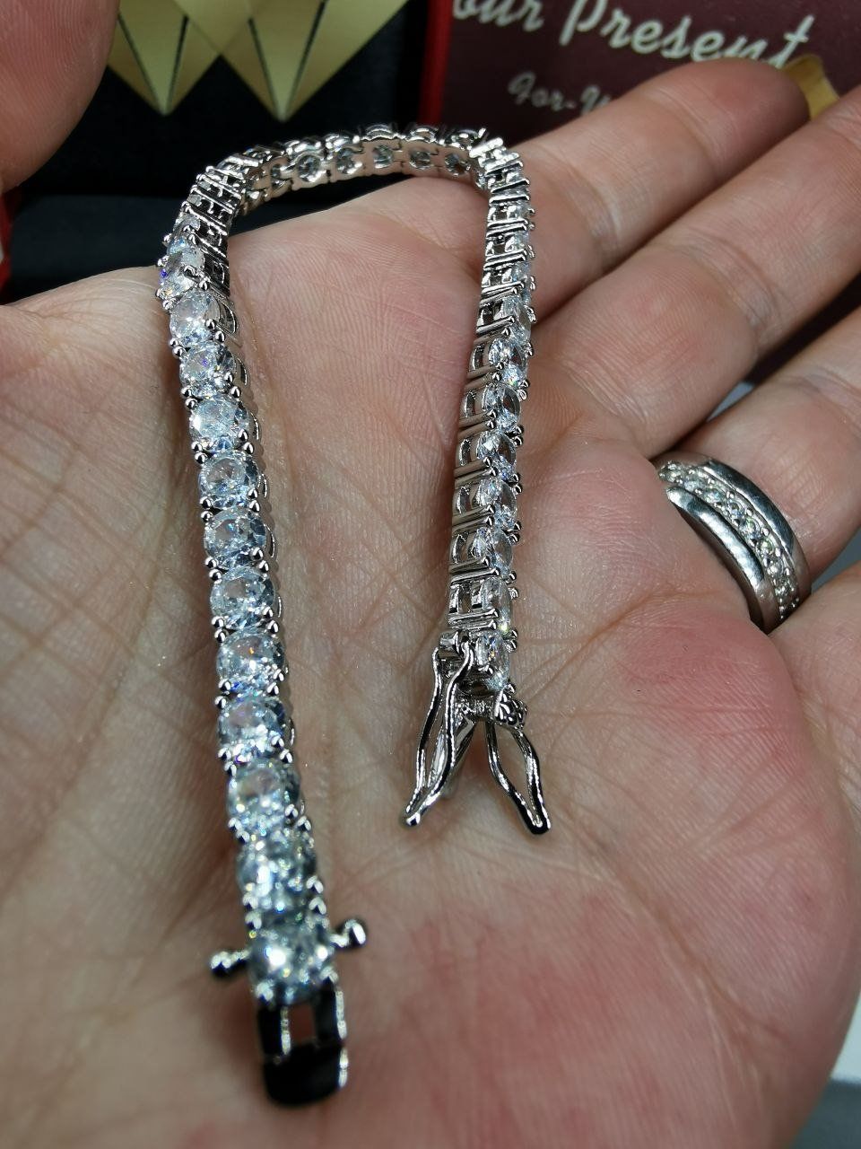 Bracciali & Braccialetti: Bracelet avec zircons – Nuovo e nell'imballaggio originale da Reconvilier venduto da Tsma67 7
