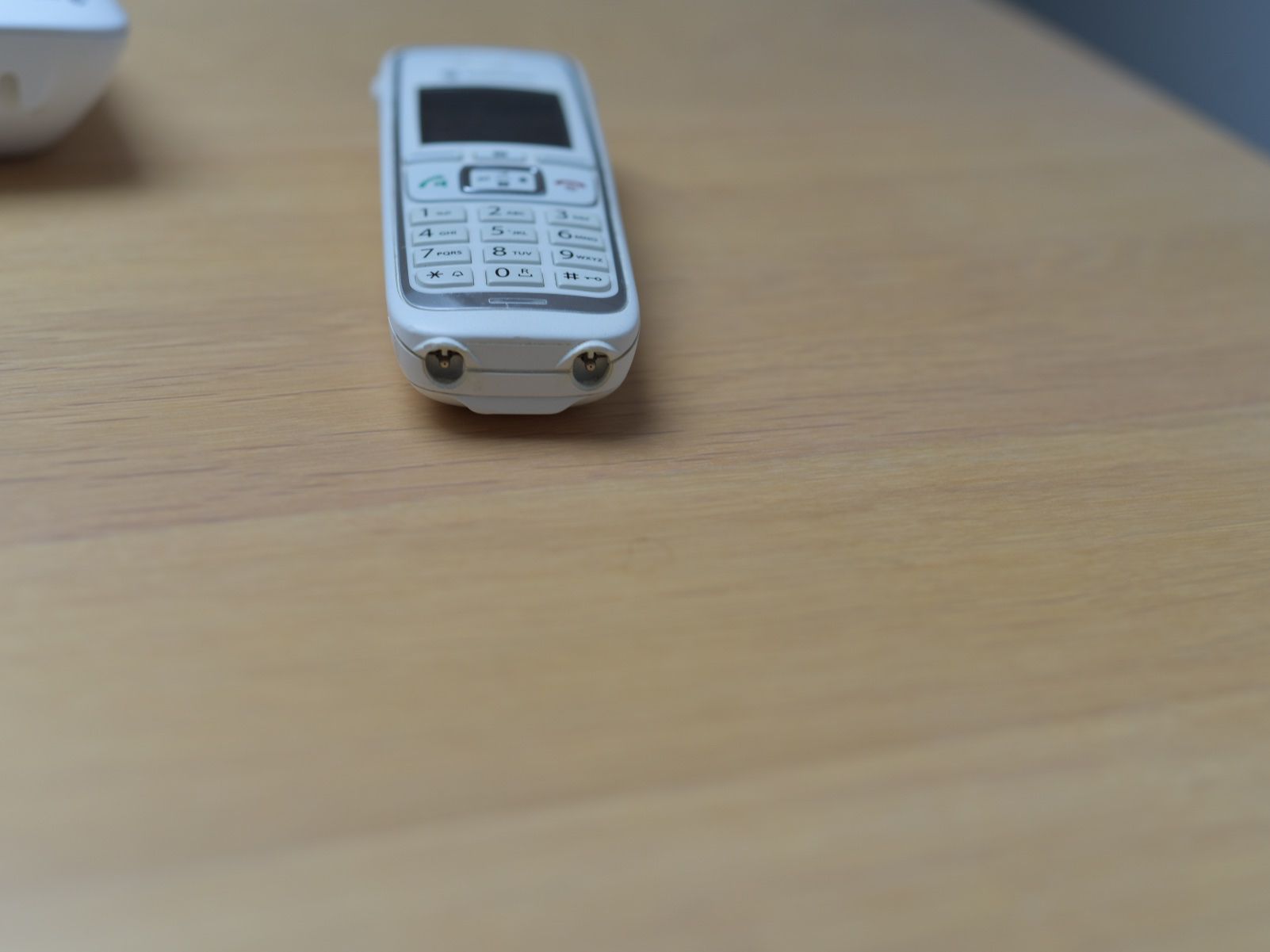 Swisscom Telefoni: Aton CL116 Schnurlos Telefon - weiss – Usato da Fehraltorf venduto da Stinson 5