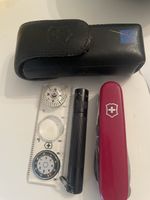 Victorinox Set Kompass Lineal Lupe Taschenlampe gute Zustand